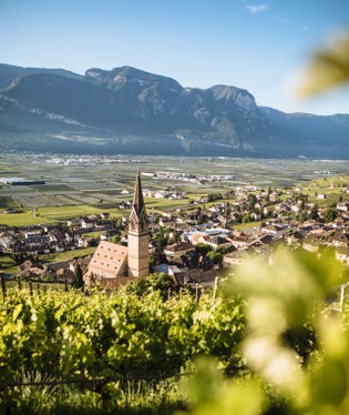 In futuro a Termeno sorgerà un nuovo centro di riciclaggio fuori dal centro abitato (Foto: IDM/Benjamin Pfitscher)