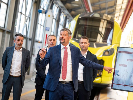 "Una mobilità efficiente parte da infrastrutture sicure. Il Servizio Strade svolge ogni giorno un lavoro fondamentale per garantire collegamenti affidabili a cittadini, imprese e ospiti, in ogni stagione e in tutte le vallate dell'Alto Adige", sottolinea l'assessore Alfreider. (Foto: USP/Fabio Brucculeri)