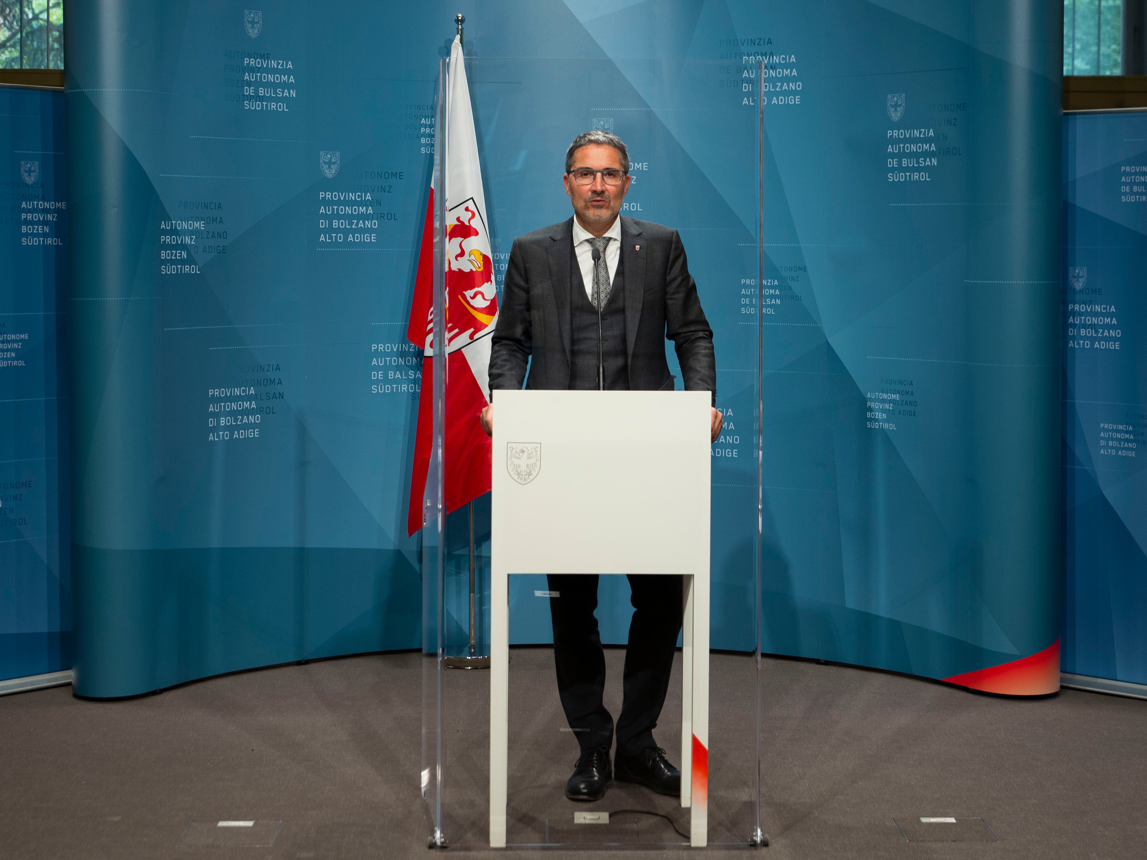 Il presidente della Provincia Arno Kompatscher ha illustrato la procedura per adeguare sei norme provinciali ai requisiti europei (Foto: ASP/Fabio Brucculeri)