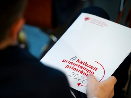 Nel quadro del suo bilancio di metà mandato #primotempo, l’assessore Peter Brunner ha illustrato numerosi progetti chiave nei settori dello sviluppo del territorio, dell’ambiente e dell’energia, nonché dello sport, che sono stati realizzati nei primi due anni e mezzo del suo mandato. (Foto: USP/Fabio Brucculeri)