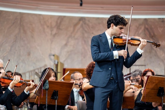 Julian Kainrath ha eseguito il “Cantabile in Re maggiore per violino e orchestra di Niccolò Paganini. (Foto: USP/Ivo Corrá)