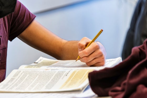 Die neuen Regelungen für die Abschlussprüfung (Matura), die am 15. Mai von der Landesregierung gutgeheißen wurden, gelten ab dem Schuljahr 2025/26. (Foto: LPA/Peter Daldos)