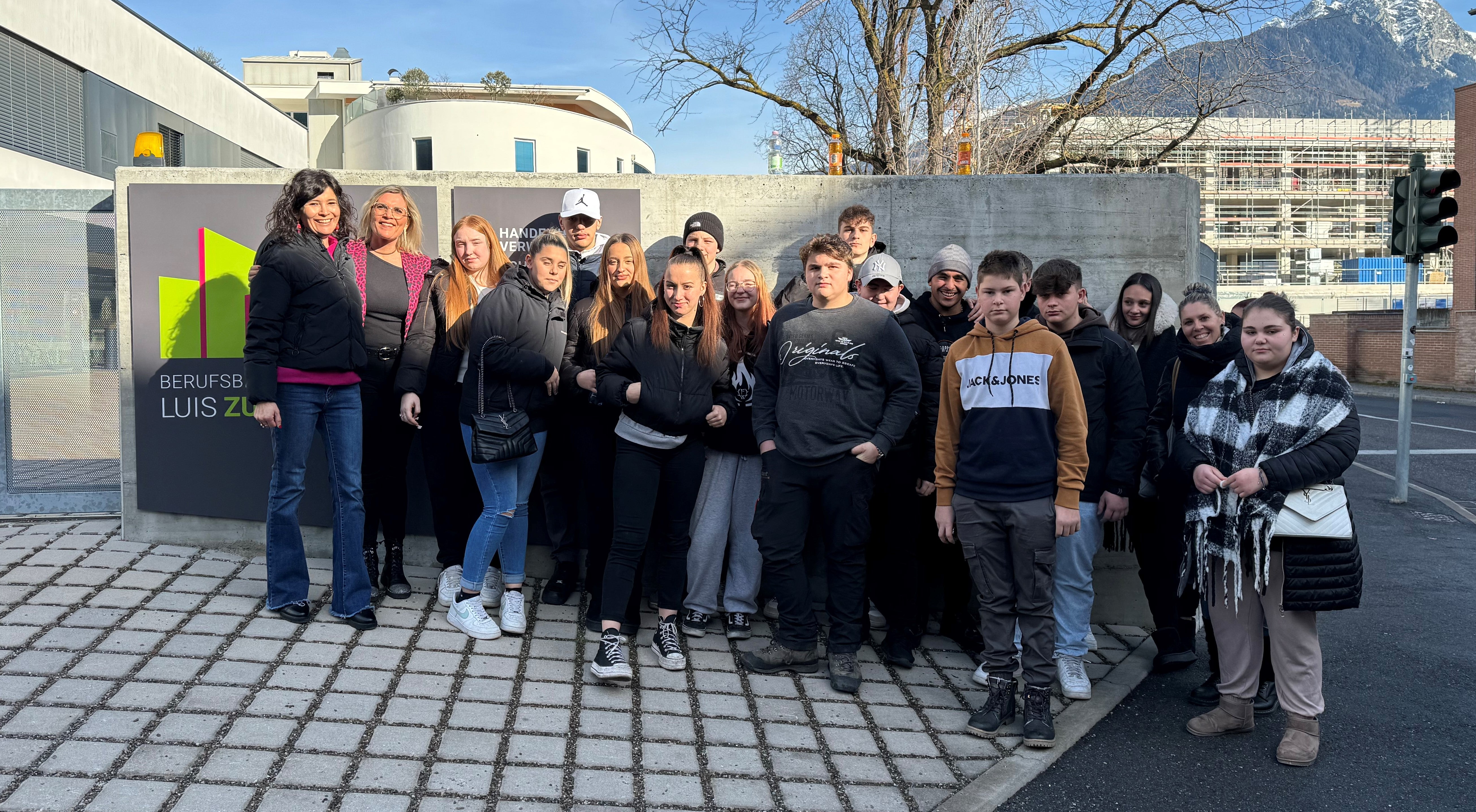Gli studenti del Centro di formazione professionale Zuegg di Merano e della Scuola professionale Cts Einaudi di Bolzano imparano la seconda lingua con attività didattiche congiunte (Foto: ASP/Centro Zuegg)