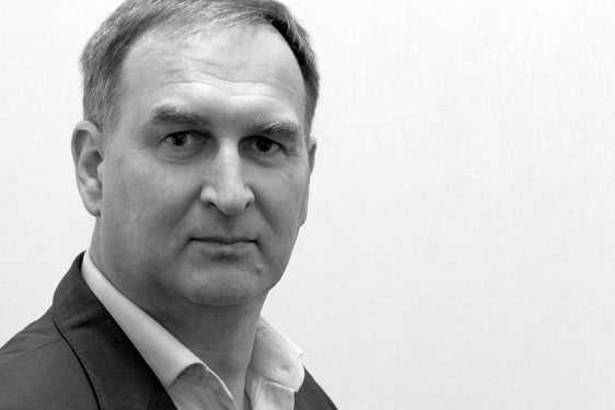 Josef T. Hofer, der Direktor der Abteilung Informatik und Verantwortliche für den digitalen Wandel, sieht in der Schaffung der Agentur Südtirol Digital einen essentiellen Schritt für die Beschleunigung und Optimierung der Digitalisierung in der öffentlichen Verwaltung. (Foto: LPA/Abteilung Informatik)