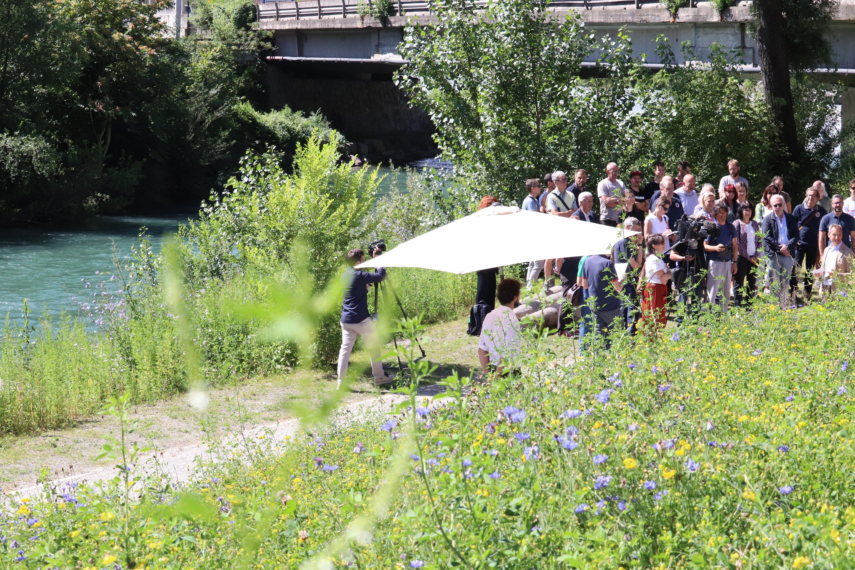 Der Flusspark bei der Passermündung in Meran wurde heute seiner Bestimmung als Freiraum am Wasser und Naherholungszone übergeben. (Foto: LPA/Maja Clara)