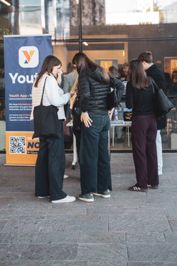 In der Youth App stehen nun Infobeiträge und Videos zu den behandelten Themen kostenlos zur Verfügung, von Budgetplanung über rechtliche Rahmenbedingungen bis hin zu Tipps für Marketing und Social Media. (Foto: LPA/Landesamt für Jugendarbeit/Youth Info)