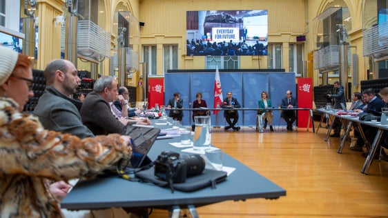 Il presidente della Provincia, Arno Kompatscher, ha incontrato oggi a Palazzo Widmann i rappresenti dei media (Foto: ASP/Fabio Brucculeri)