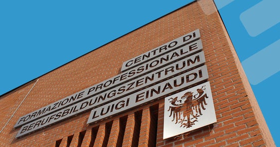 Studenti e mondo del lavoro si incontrano e guardano al futuro. La Scuola professionale provinciale per l'artigianato e l'industria "Luigi Einaudi" di Bolzano organizza mercoledì 8 aprile una giornata dedicata allo speed dating, alla quale sarà presente anche il vicepresidente della Provincia Marco Galateo. (Foto: USP)