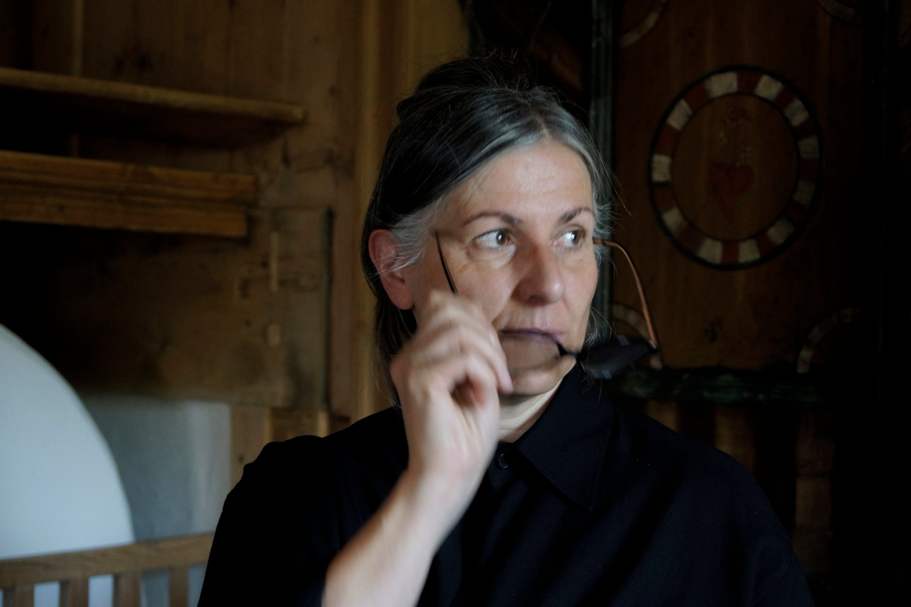 L’autrice badiota Roberta Dapunt leggerà il 15 ottobre alla Biblioteca provinciale Teßmann brani della sua opera “Das Wort gegenüber” (Il verbo di fronte). (Foto: Anna Anvidalfarei)