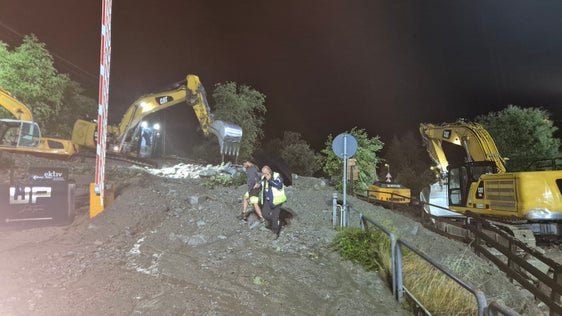 Si procede a pieno regime dopo il violento nubifragio che ha provocato la colata detritica in Valle Aurina. (Foto: USP/Ufficio Sistemazione bacini montani est)