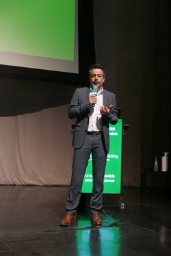 Il direttore della STA Joachim Dejaco ha aperto il convegno e ha ricordato che la mobilità in loco è una componente essenziale per una mobilità verde, sostenibile e intelligente. (Foto: ASP/Margit Perathoner)