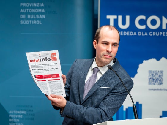 Timon Gärtner, direttore dell'ASTAT, illustra il programma statistico provinciale 2025 (Foto: USP/Fabio Brucculeri)