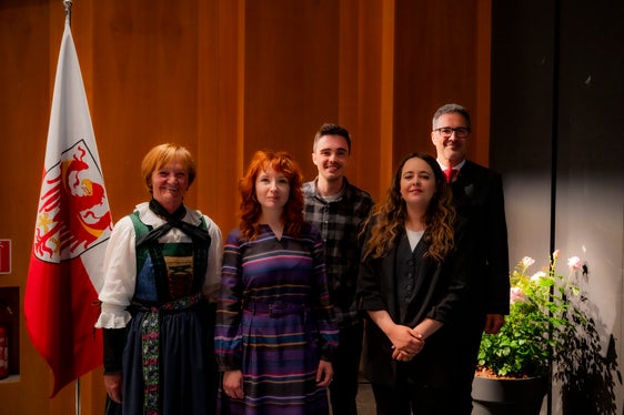 Hanno parlato dell'eredità di Silvius Magnago (da sinistra): Martha Stocker, Adina Guarnieri, Thomas Marth, Veronika Mattarei e Arno Kompatscher. (Foto: USP/Manuela Tessaro)