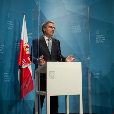 Il presidente Kompatscher nel corso della conferenza stampa odierna (Foto: ASP/F. Brucculeri)