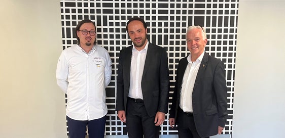 Der neue Köcheverbandspräsident Patrick Jageregger war heute bei Landesrat Philipp Achammer zu Besuch, mit dabei auch der langjährige Präsident Reinhard Steger. (Foto: LPA/René Ploner)