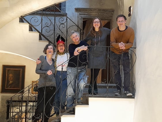 Im Frühjahr begeisterten (von links) Tania Witte, Franziska Biermann, Jutta Nymphius, Constanze von Kitzing und Thilo Krapp mit ihren Lesungen bei der Lesewoche, jetzt im Oktober kommen Katja Brandis, Karl Olsberg, Silke Schlichtmann, Stefanie Taschinski und Karsten Teich nach Südtirol. (Foto: LPA/Amt für Bibliotheken und Lesen)