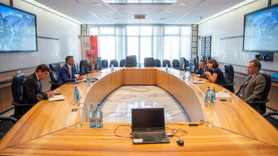 La delegazione della Renania-Palatinato a colloquio con l'assessore Daniel Alfreider (Foto: ASP/F. Brucculeri)