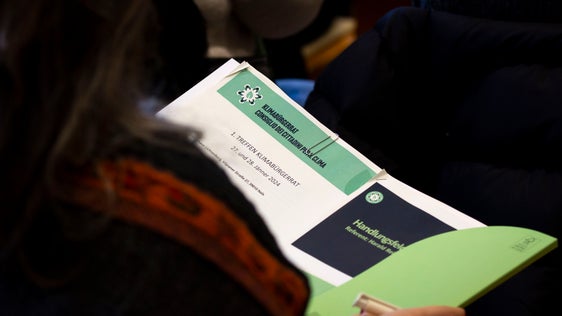 Jeder Bürgerrat lebt vom Engagement der Bürgerinnen und Bürger: In fünf Arbeitstreffen arbeiten die Mitglieder des Klimabürgerrats an fünf Makro-Themen. Das erste Treffen fand am 27. und 28. Jänner im Bildungshaus Lichtenburg in Nals statt. (Foto: LPA/Fabio Brucculeri)