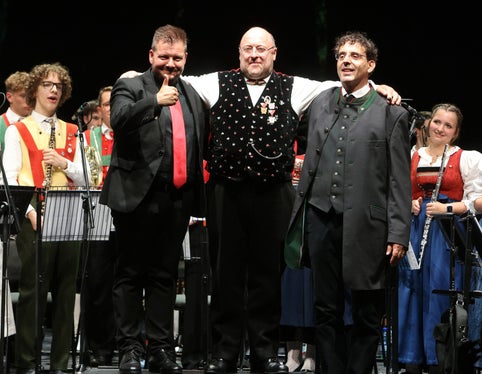 Die musikalische Leitung lag bei (von links) Lukas Hofmann (Osttirol), Michael Vikoler (Südtirol) und Franco Puliafito (Trentino). (Foto: Euregio/MoniQue Foto) 
