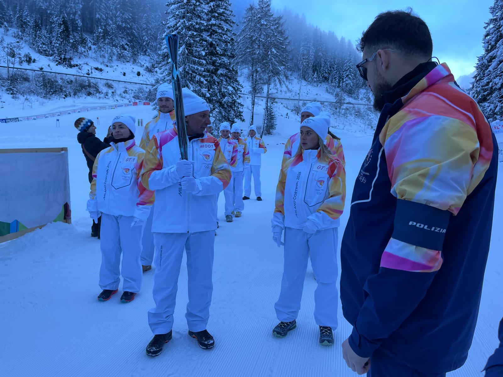 Die Olympische Fackel hat heute Früh ihre Tour durch Südtirol begonnen. (Foto: LPA)