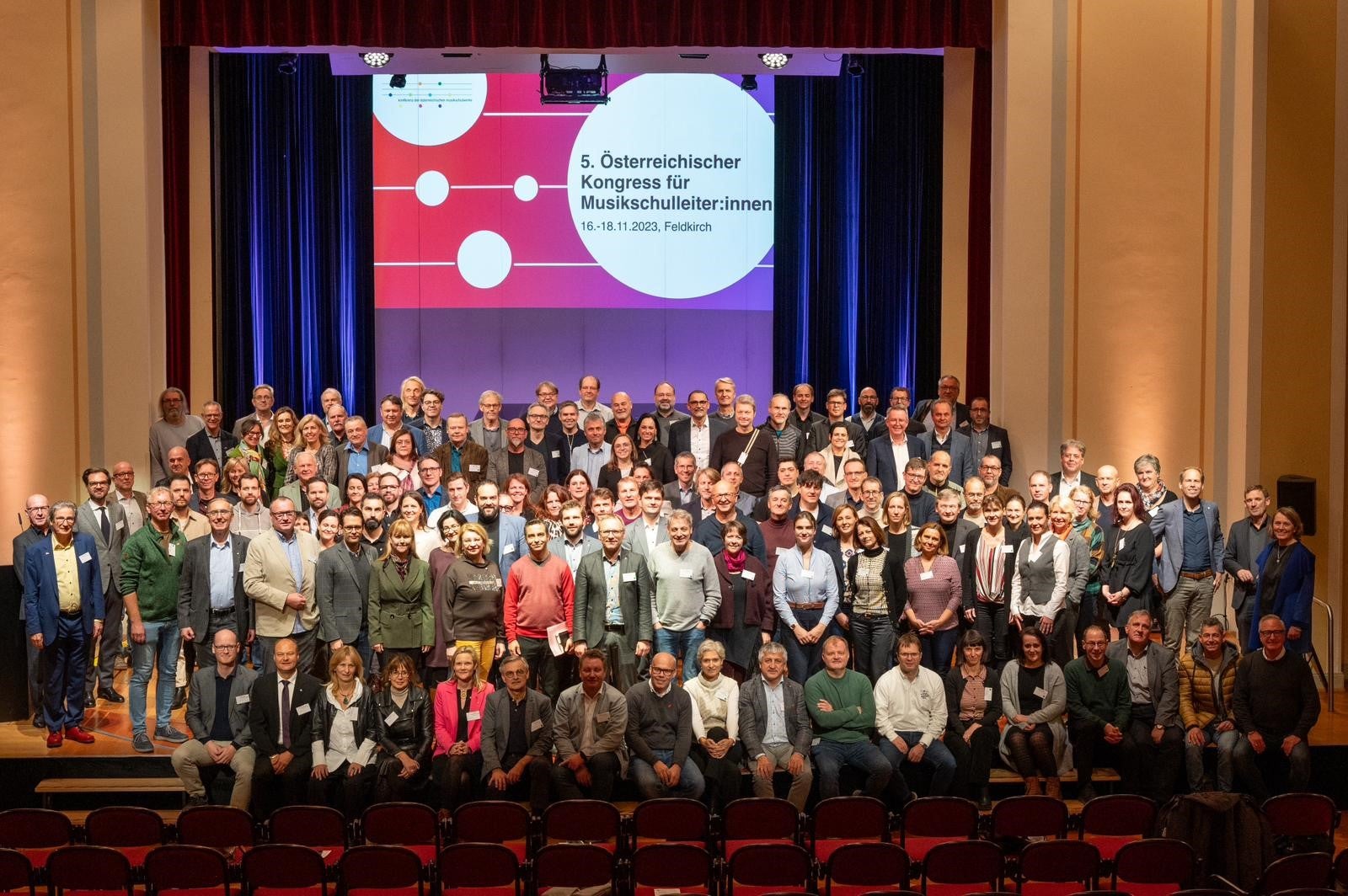 Mit den neun österreichischen Bundesländer hat auch Südtirol am Kongress aller Musikschulleiterinnen und -leiter Österreichs in Feldkirch teilgenommen. Thema war die Musikschule im Wandel. (Foto: Komu)