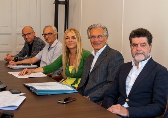 Gli attuali membri dell'Agenzia per la contrattazione collettiva: nella foto (da destra) Domenico Laratta, il presidente Hermann Troger e Brunhild Pircher. Il loro mandato scade alla fine della legislatura, ma potrà essere rinnovato. (Foto: ASP/Fabio Brucculeri)