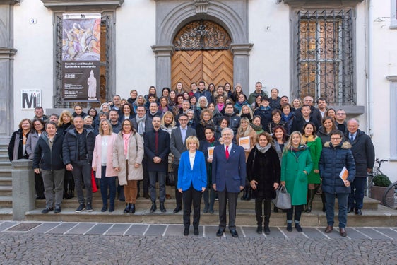 30 datori di lavoro hanno ricevuto oggi a Bolzano il certificato Audit famigliaelavoro per le loro politiche aziendali e del personale adottate in favore della famiglia. (Foto: Camera di Commercio/Othmar Seehauser)