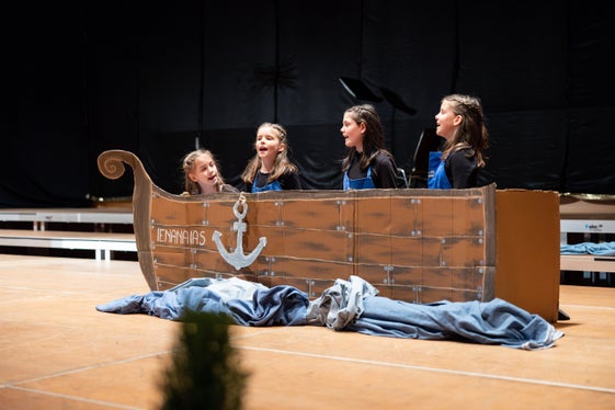 Das Ensemble Die Ienanaias setzt sich zusammen aus (von links) Marie Leimgruber, Katharina Maria Anna Kager, Valeria Dal Pai und Magdalena Antonia Kager. Die Schülerinnen der Musikschule Überetsch/Mittleres Etschtal sind erfolgreich in der Wertungskategorie Ensemble kreativ“ angetreten.  