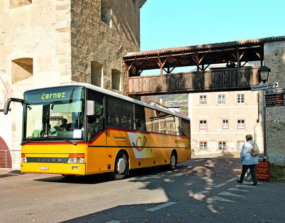 PostAuto SpA gestisce i servizi di trasporto pubblico sulla tratta Zernez - Malles per conto del Cantone dei Grigioni (Foto:  postauto.ch/Comune di Malles)
