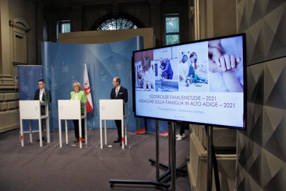 Die zweite Südtiroler Familienstudie wurde heute vorgestellt. (Foto: LPA/Greta Stufer)