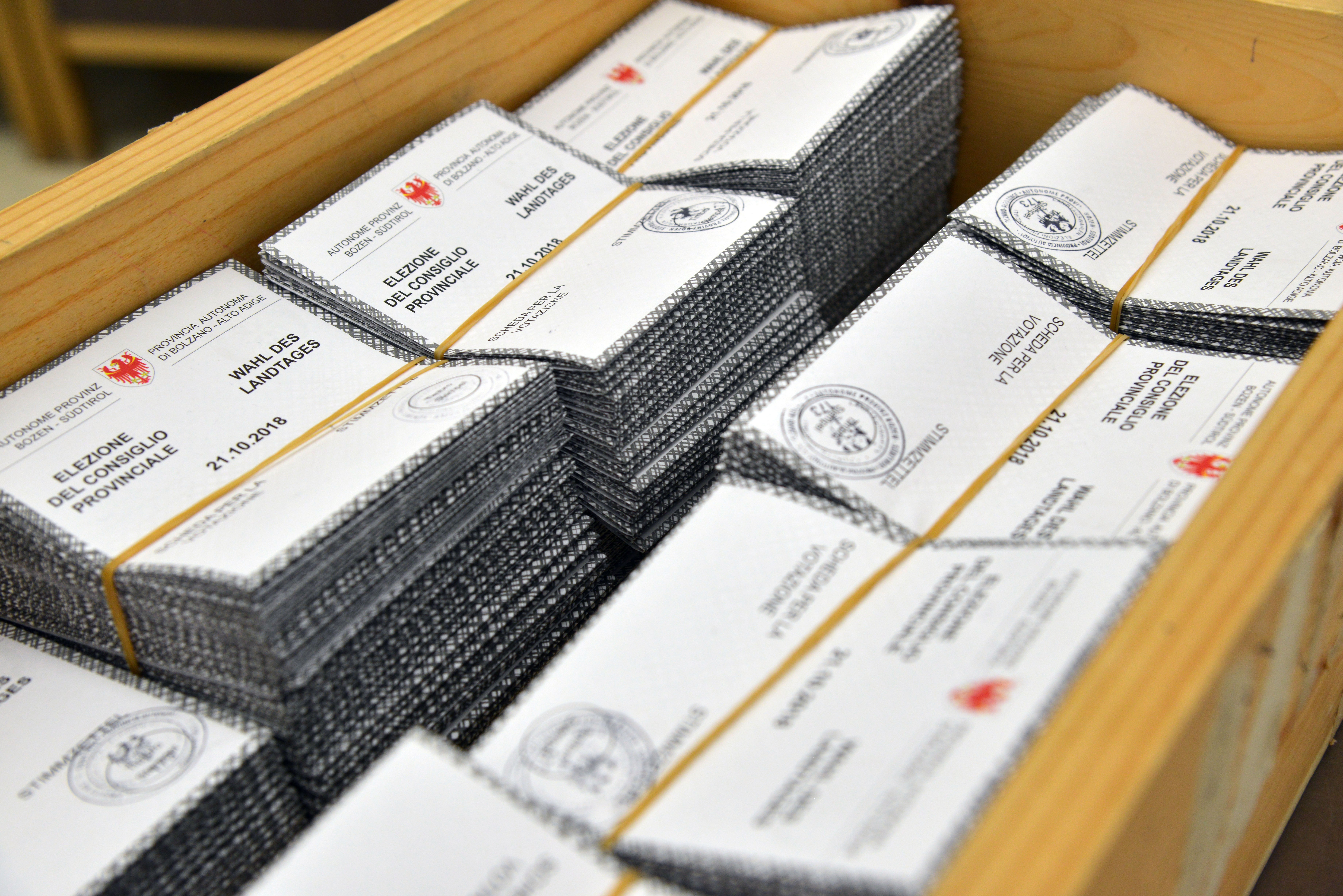 La busta contenente scheda e tagliando elettorale deve pervenire all'Ufficio elettorale centrale entro il 20 ottobre 2023 (Immagine dell'archivio delle elezioni del 2018) (Foto: ASP)