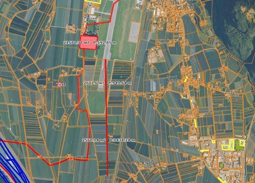 Einige Bauparzellen in der Campofrancostraße in der Nähe des Bozner Flughafens werden in der Vereinbarung mit der Gemeinde Bozen ebenfalls geregelt. (Foto: LPA)