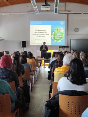 Der Tag der Hauswirtschaft an der Fachschule für Hauswirtschaft und Ernährung Tisens stand im Zeichen des bewussten Konsums. (Foto: LPA/Fachschule für Hauswirtschaft und Ernährung Tisens)