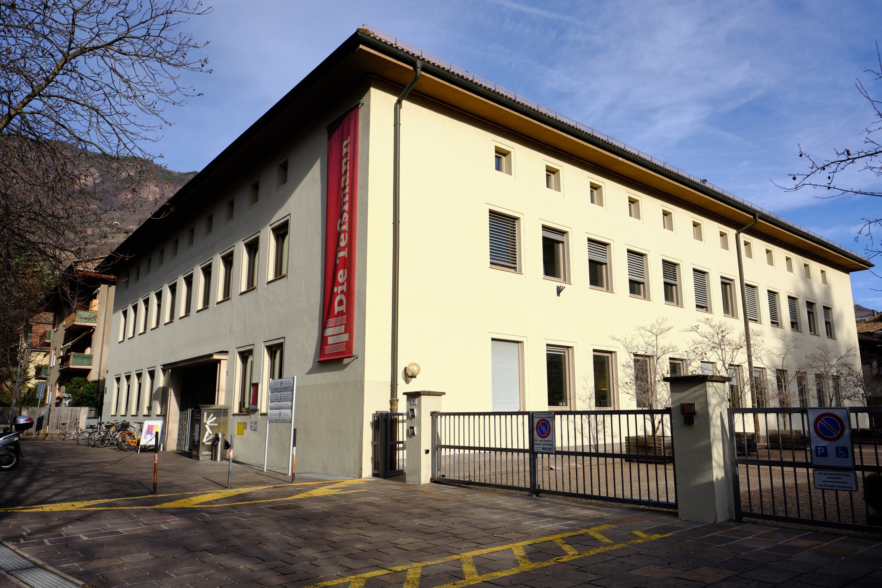 Bis Ende Februar ist im Lesesaal der Landesbibliothek Teßmann eine Ausstellung zu den neuen Bibliotheken zu sehen, bei denen die Bibliothek zum sozialen Raum wird. Die Ausstellung wird am 22. Jänner um 18 Uhr eröffnet. (Foto: Landesbibliothek Teßmann/Oliver Oppitz)