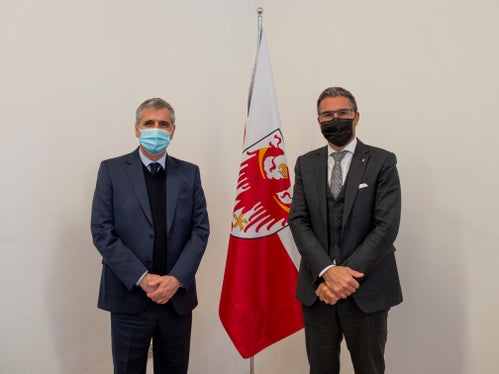 Il questore Giancarlo Pallini in visita dal presidente Arno Kompatscher a Palazzo Widmann a Bolzano. (Foto: ASP/Fabio Brucculeri)