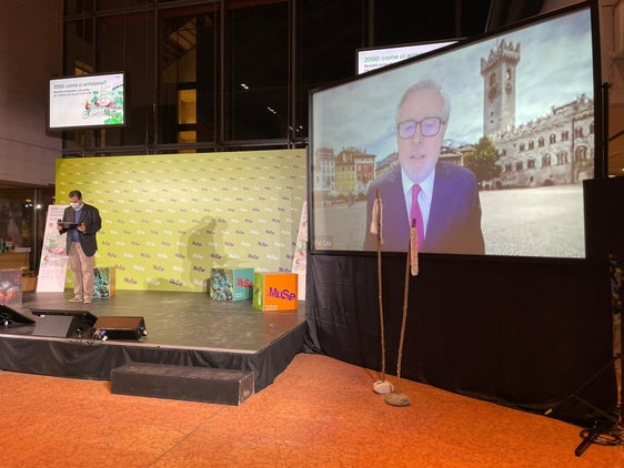 Con un video-messaggio di Pat Cox è stata inaugurata ieri sera al Muse di Trento la mostra sul futuro dei trasporti (Foto: Ufficio Stampa Trentino)