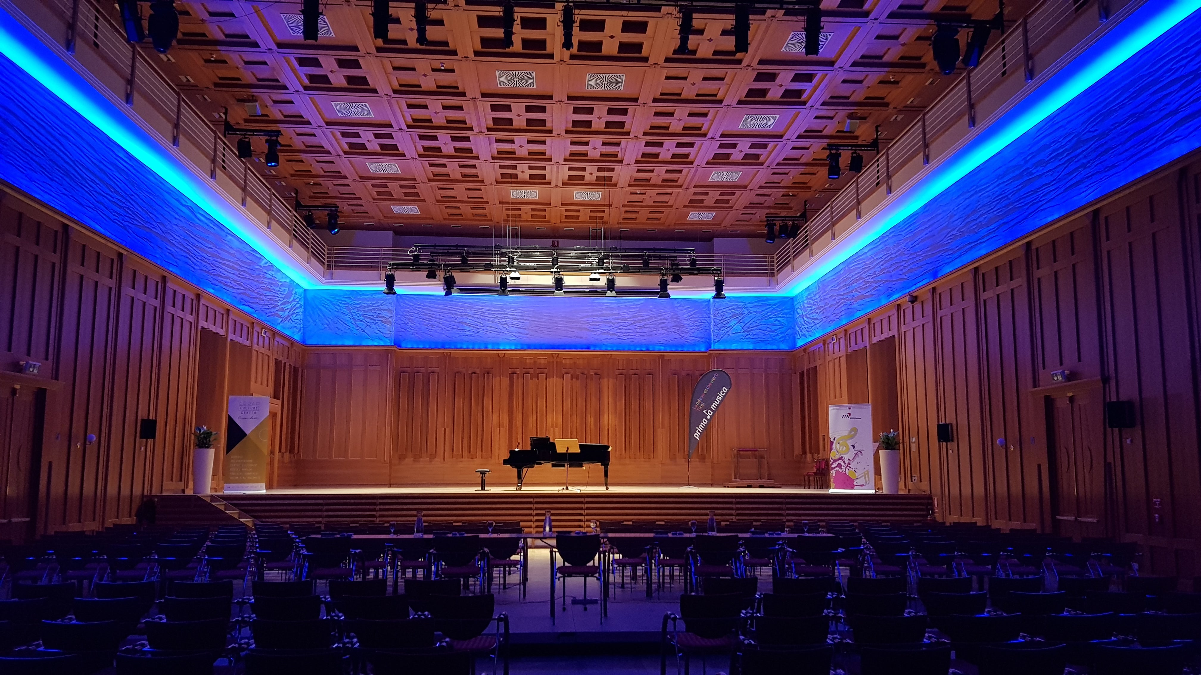 A Dobbiaco si terrà il concerto dei vincitori che chiuderà ufficialmente l'edizione 2023 del concorso transfrontaliero. Appuntamento il 7 maggio, alle ore 11, nella Sala Gustav Mahler del Centro Culturale Euregio. (Foto: ASP/Direzione provinciale Scuola musicale)
