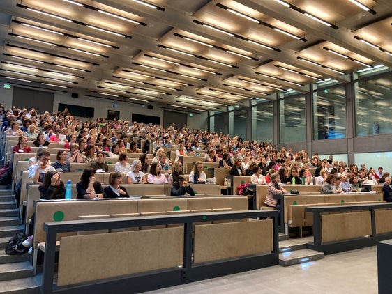 Alla “Brima Primar”, conferenza sulla didattica della matematica a Bressanone, circa 400 partecipanti hanno ricevuto consigli per la prima educazione matematica nella scuola dell’infanzia e primaria. (Foto: ASP/Direzione istruzione e formazione tedesca/Anna Uhl)