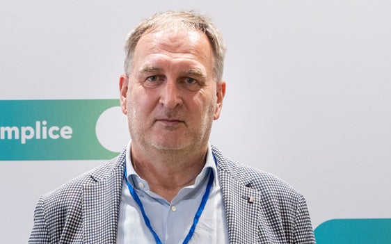 Josef Hofer dirige la Ripartizione Informatica della Provincia dalla primavera del 2021. Oggi è stato confermato nel suo incarico dalla Giunta provinciale. (Foto: ASP)