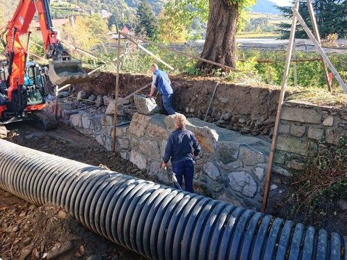 Sistemazione degli argine del Rio alla Muta a Quarazze (Foto: Agenzia per la protezione civile/Ufficio provinciale sistemazione bacini montani ovest/Martin Eschgfäller)