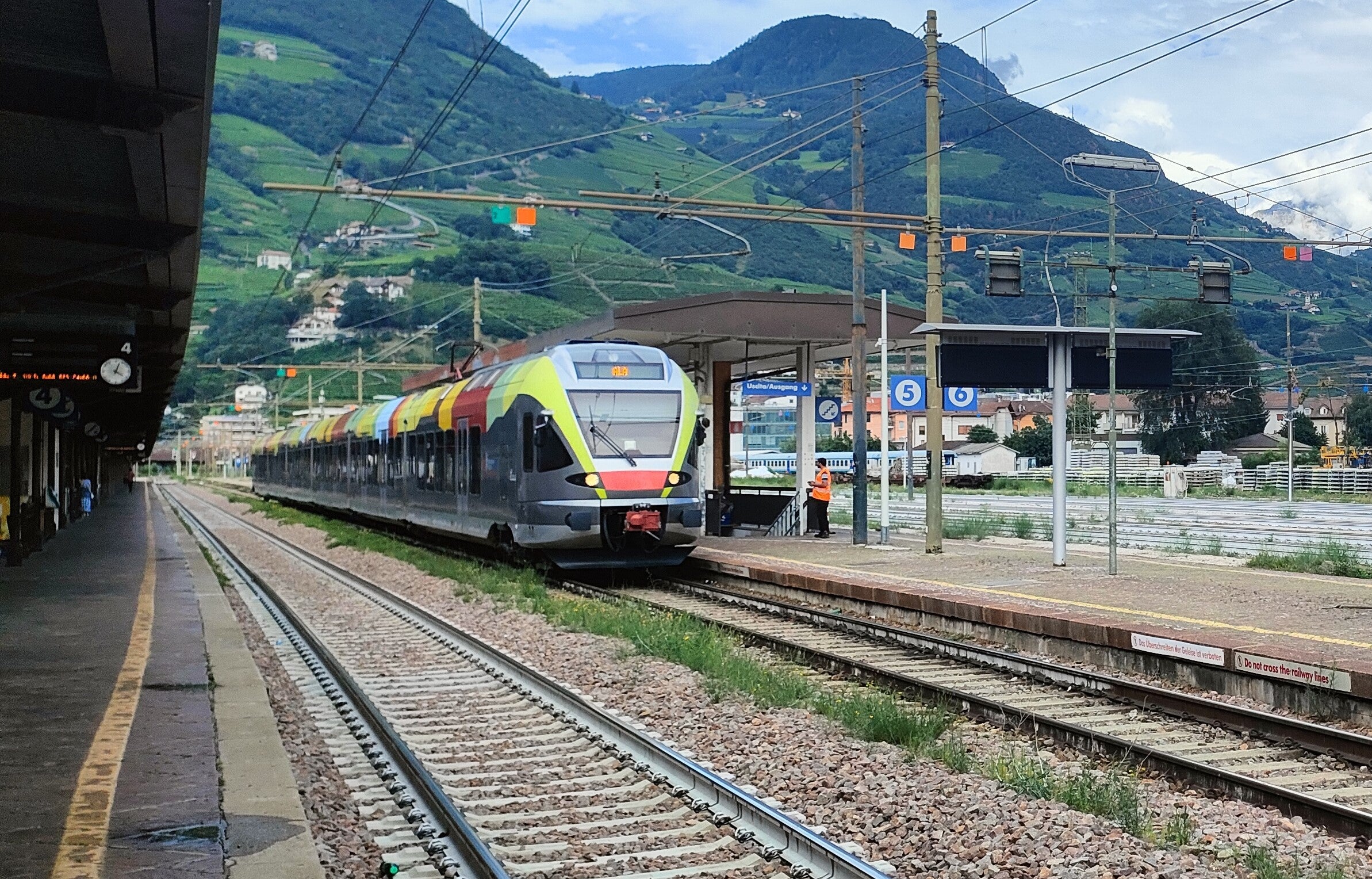 Dal 12 al 18 agosto tra Bressanone e Brennero è stato previsto un periodo di sospensione al traffico ferroviario per effettuare lavori sulla linea ed è stato previsto un servizio autobus sostitutivo con la linea B100. (Foto: USP/Alessandro Veronesi)