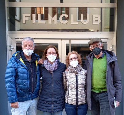 Peroni setzt mit 'The Red House' mehr als nur ein Zeichen: Jurymitglied Carlo Zanella, Koordinatorin Elisabeth Berger, Jurymitglieder Ingrid Beikircher und Roland Dellagiacoma (v.l.). (Foto: LPA)