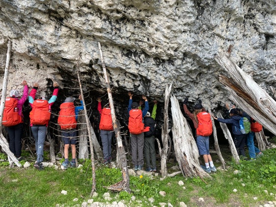 Das Projekt „Junior Ranger Naturparks Südtirol“ gibt es auch im Sommer 2026 wieder: Dabei lernen Kinder den Umgang mit der Natur und die Sicherheit am Berg kennen. (Foto: LPA/Landesamt für Natur)