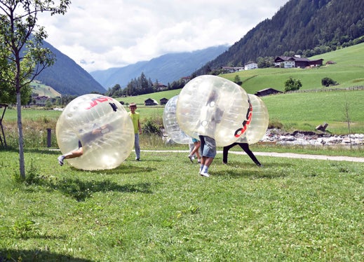 Beim EuregioSportCamp haben die Jugendlichen die Möglichkeit, neue Sportarten auszuprobieren. (Foto: Land Tirol/Hörmann)

