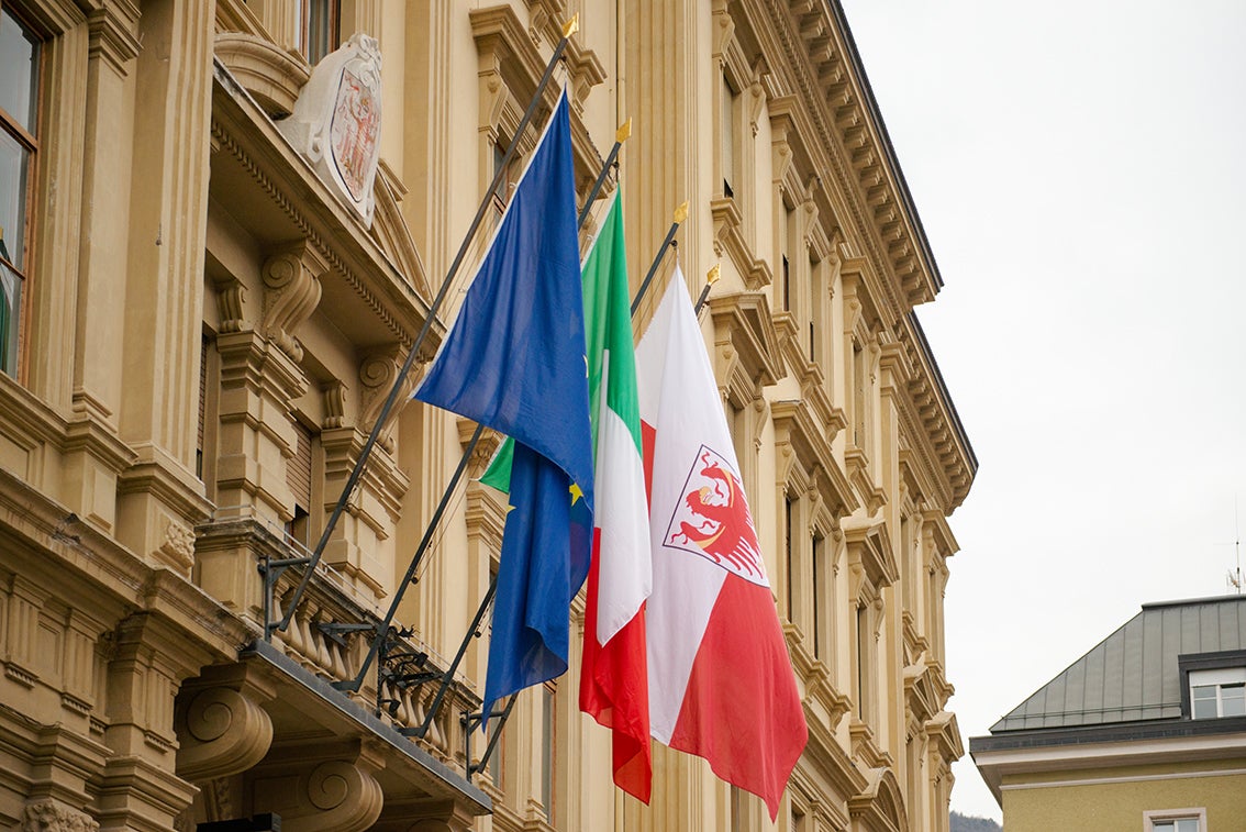 Eine ganze Reihe von Medienterminen findet im Landhaus 1, am Magnagoplatz 1, in Bozen statt. (Foto: LPA/Claudia Corrent)