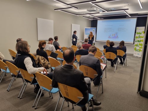 L'incontro di oggi della rete Green Mobility ha riguardato la gestione della mobilità nelle aziende. Secondo l'Agenzia delle entrate, le e-bike possono essere fornite esentasse ai dipendenti (Foto: STA/Pozzo)
