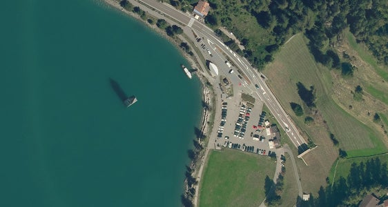 Graun im Vinschgau am Reschensee im Orthofoto (Quelle: Geobrowser Maps)