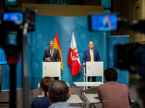 Il presidente Kompatscher e l'assessore Bessone nel corso della conferenza stampa di oggi (Foto: ASP/Fabio Brucculeri)