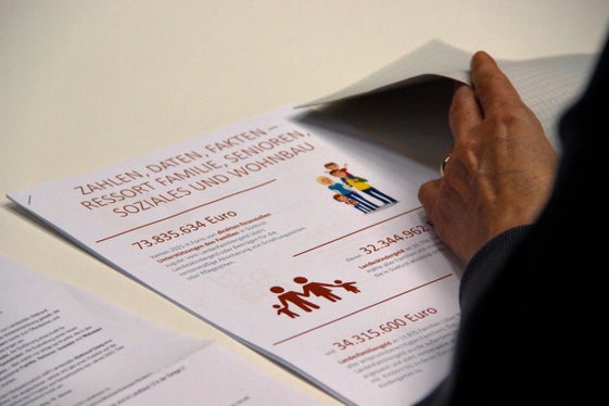 Beim heurigen Medienfrühstück wurden zahlreiche Daten und Fakten aus dem Ressort Familie, Senioren, Soziales und Wohnbau vorgestellt. (Foto: LPA/Greta Stuefer) 