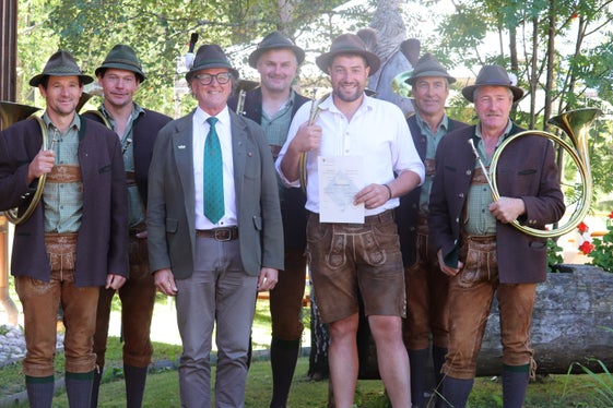 Jagdhornbläsergruppe Weißkugel Matsch mit Landesjägermeister Günther Rabensteiner (Dritter von links) (Foto: LPA/Maja Clara)